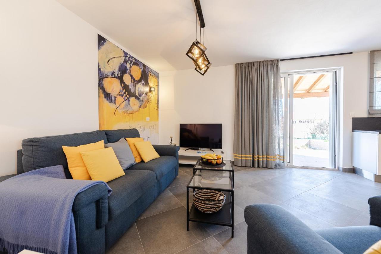 Villa Charm Tkon Exterior foto